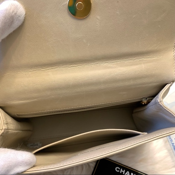 ❌SOLD❌Chanel vintage beige leather camellia mini handle Kelly bag - Picture 10 of 12